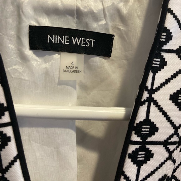 Nine West size 4 blazer - Picture 3 of 3
